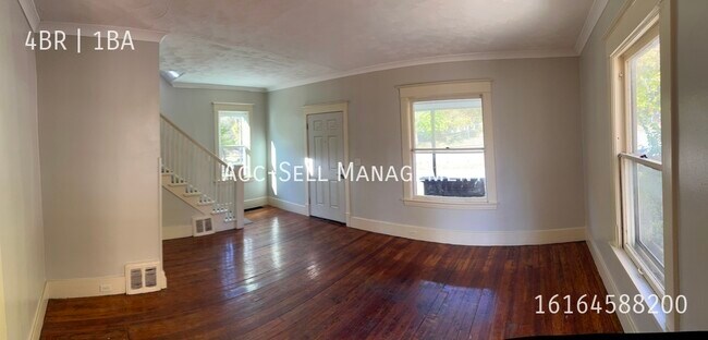 Photo - 618 Adams St SE