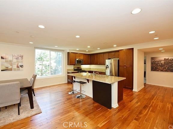 Photo - 533 Rockefeller