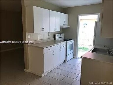 Photo - 624 SW 16th Ave