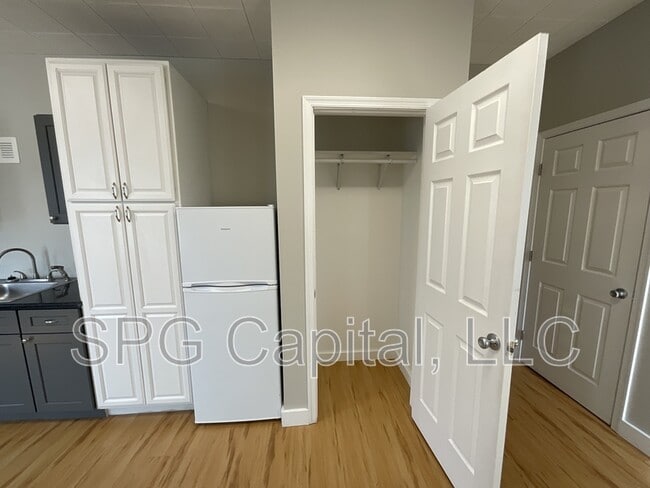 Photo - 201 W North St