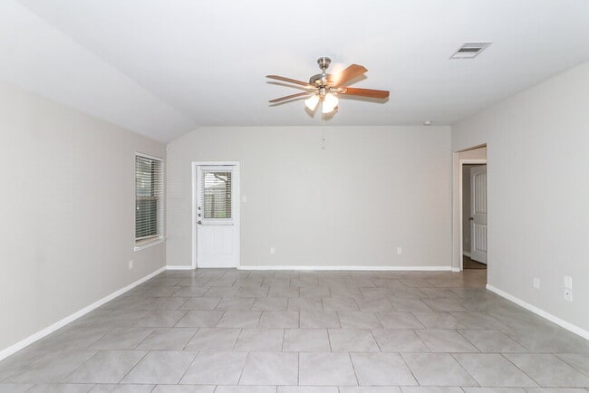 Photo - 407 Ashley Falls Ln