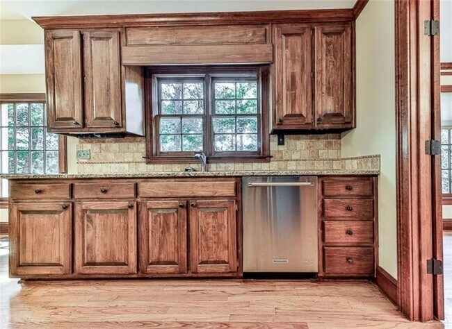 Photo - 2851 Riverfront Dr