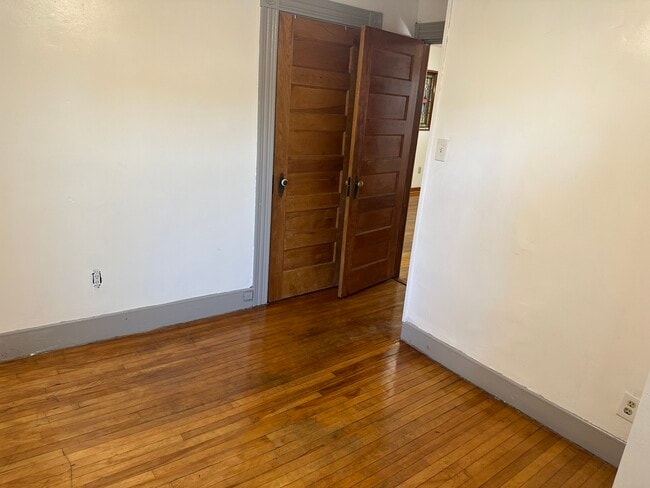 Building Photo - 54 School St Rental