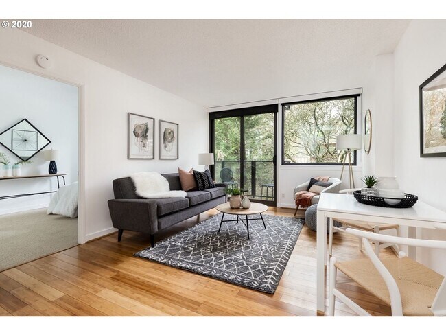 Photo - 2020 Main Street #607 ~ MOVE IN SPECIAL!... Unit 607