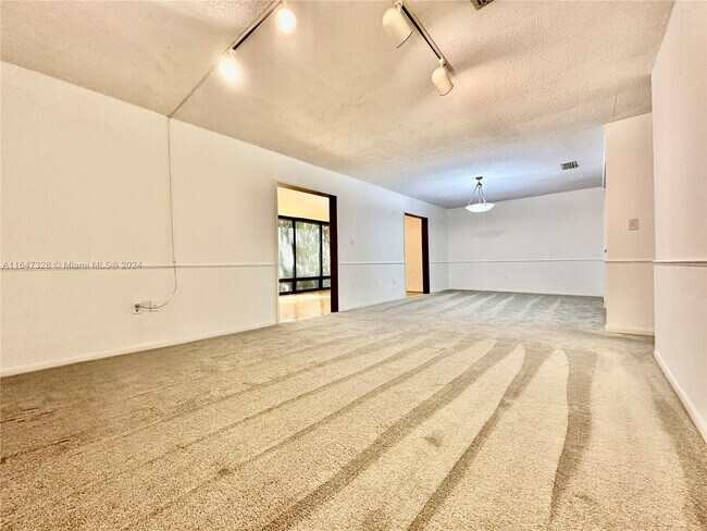 Photo - 2816 SW 14th Dr Unit 2816