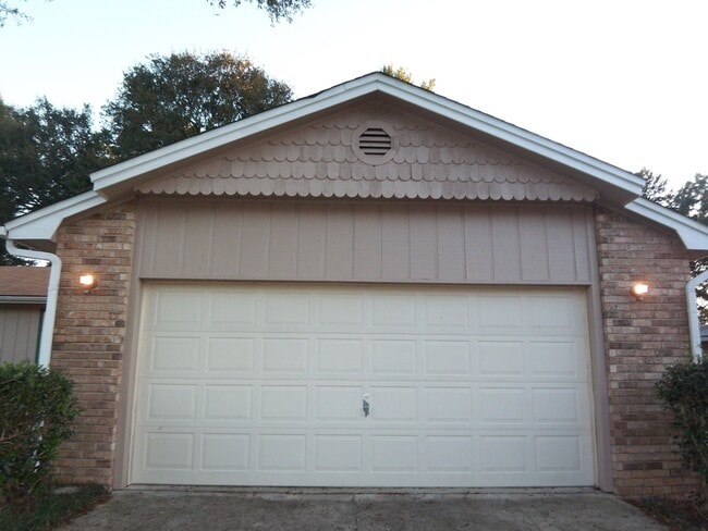 Photo - 727 Valley Ridge Way