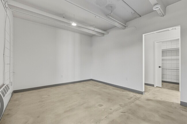 Photo - 415 S Weber St