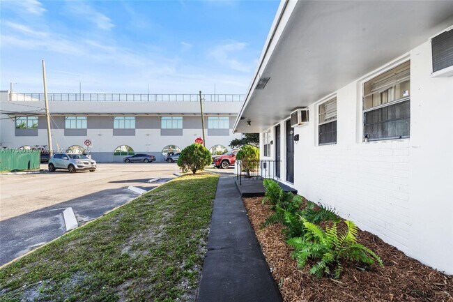 Photo - 2649 Van Buren St Unit 1