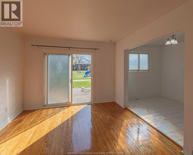 Photo - 1900 Columbia Ct