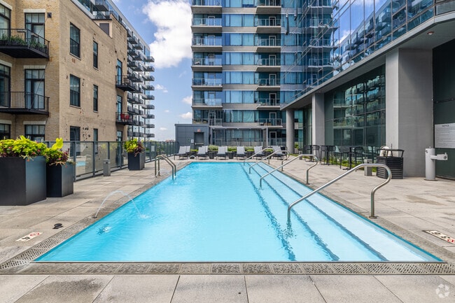 Pool - Arrive Michigan Avenue