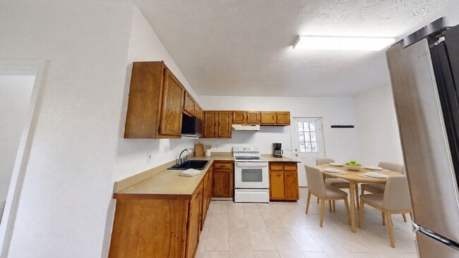 Building Photo - 19 Kelley Sq Unit 2