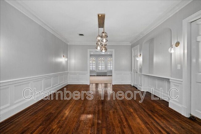 Photo - 2355 Ashmead Pl NW