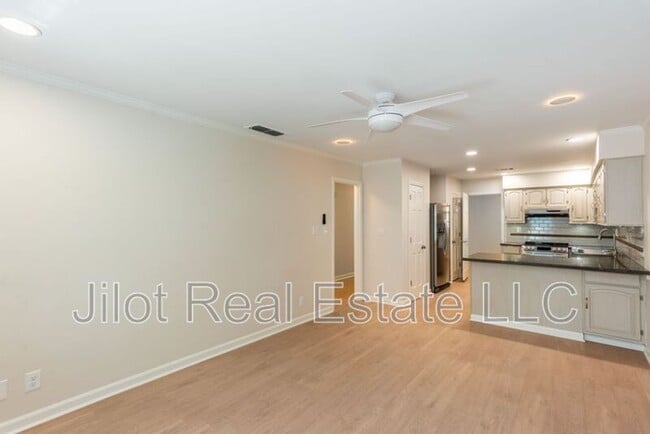 Photo - 1647 Executive Park Ln NE