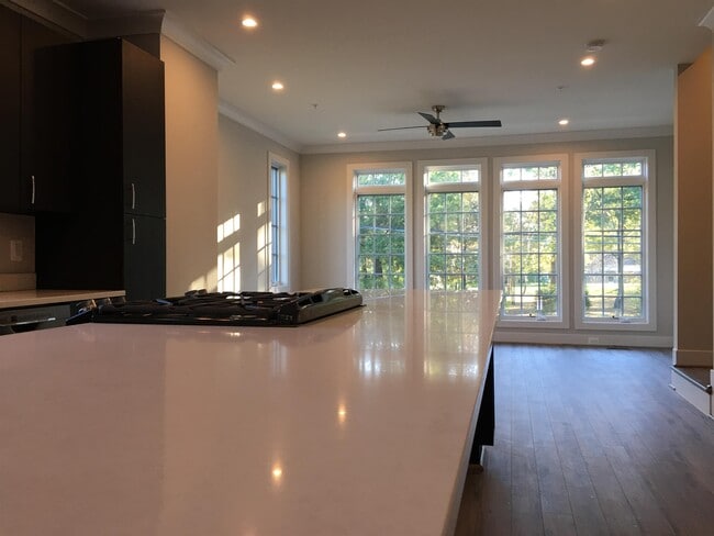 Photo - 918 N Buchanan St