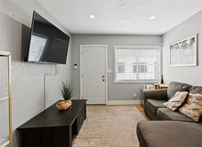 Building Photo - 9816 S Hoover St Unit 9816 Rental