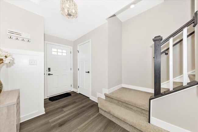 Photo - 166 Drydock Way