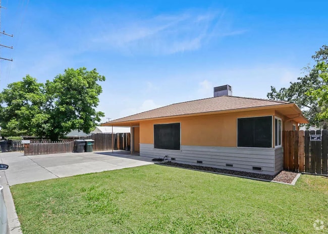 Building Photo - 1807 N 11th Ave Rental