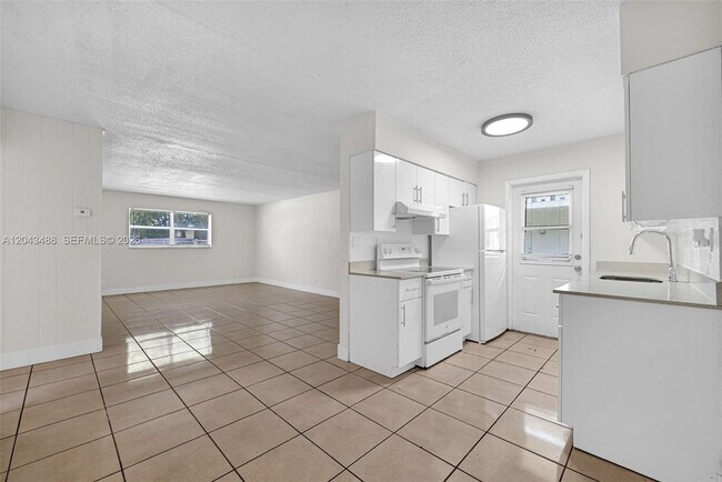 Photo - 861 SW 74th Terrace Unidad 102 D