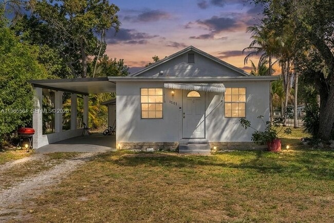 Building Photo - 1501 N 58th Ave