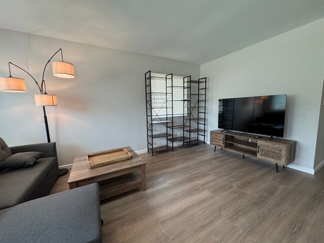 Photo - 3231 Prairie Ave