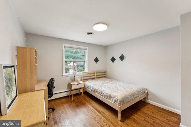 Photo - 10307 Beaumont St