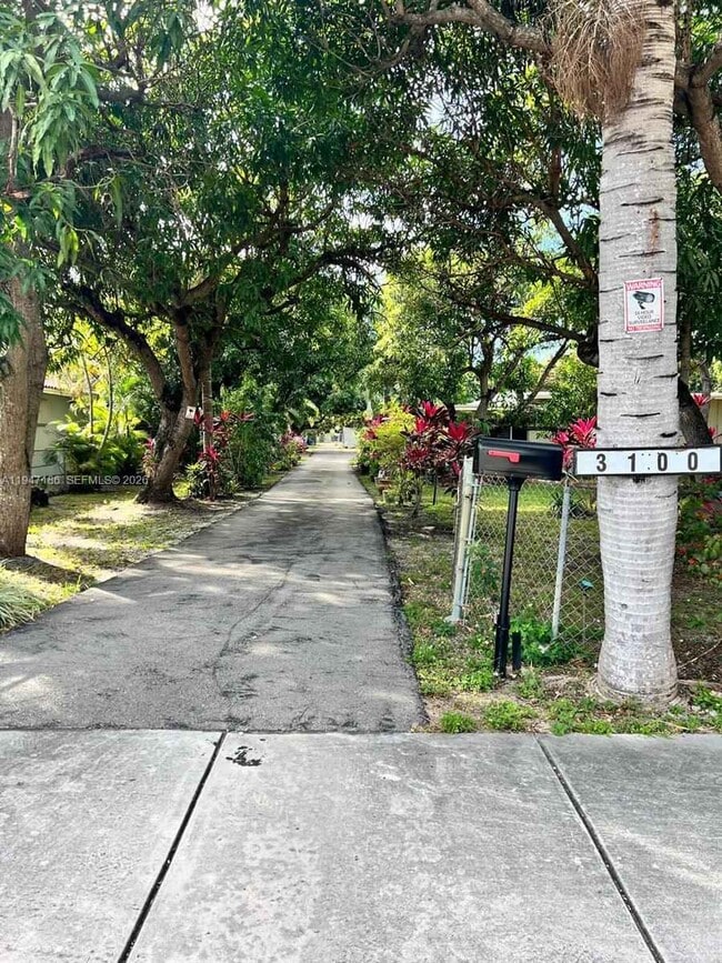 Building Photo - Southwest 97th Avenue, Miami, FL 33165 - 3 BR 2 BA single-family home