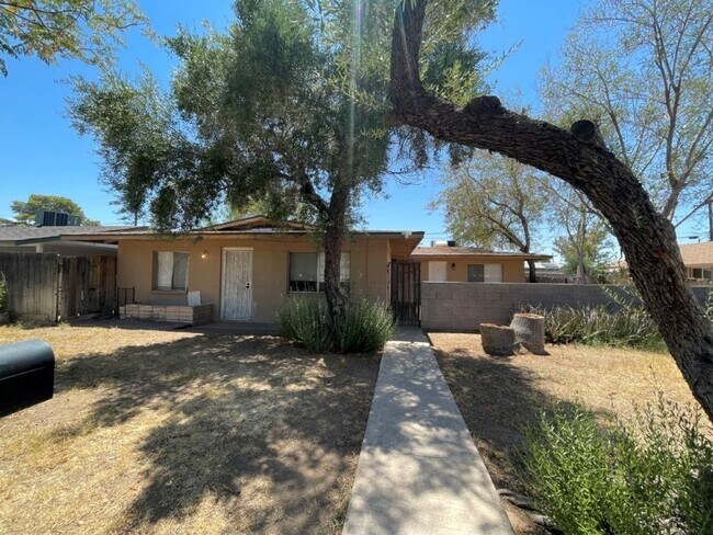 Building Photo - 1625 W Peoria Ave Unit #2 Rental