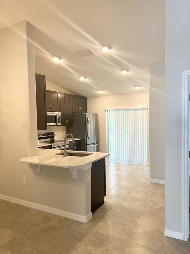 Photo - 36 Ryapple Ln Unit B