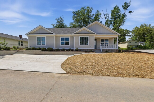 Photo - 705 Woodmore Ln