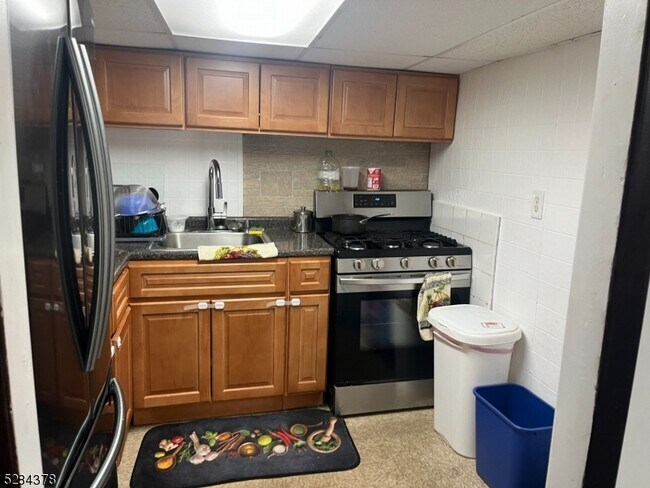 Photo - 39 Van Ness Pl