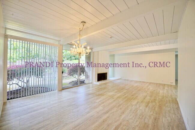 Photo - 1309 Idylberry Rd