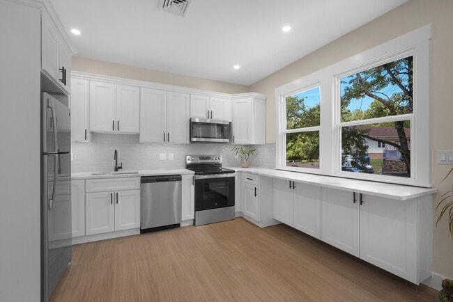 Kitchen from Main Entry - 75 Dreamland Park Dr Unit Rear