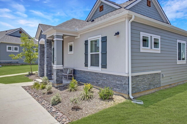 5553 Lockhart Ln
