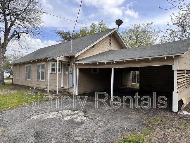 Photo - Monroe St 2501