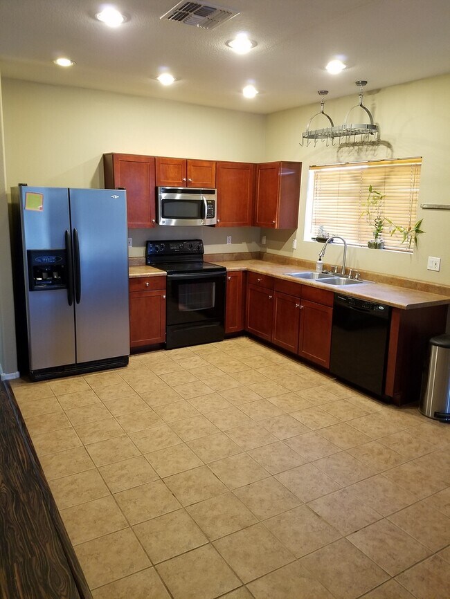 Photo - Beautiful 3/2 plus a den for rent near 27th Ave. & Roeser Rd.
