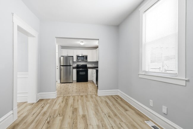 Photo - 7148 Kensington Ave