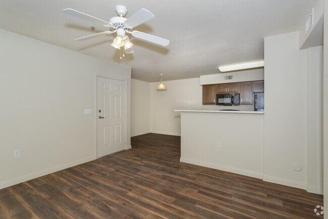 3BR, 2BA 1,078 SF
