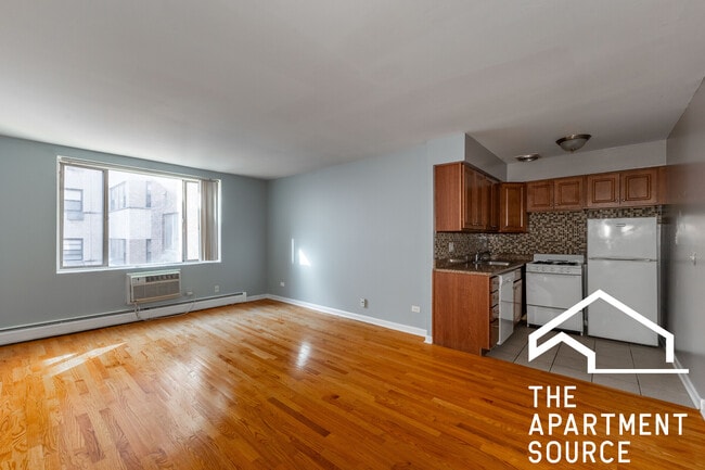 Building Photo - 5820 N Sheridan Rd Unit 414