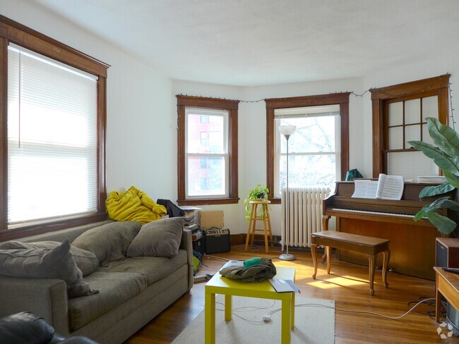 Building Photo - 226 S Huntington Ave Rental