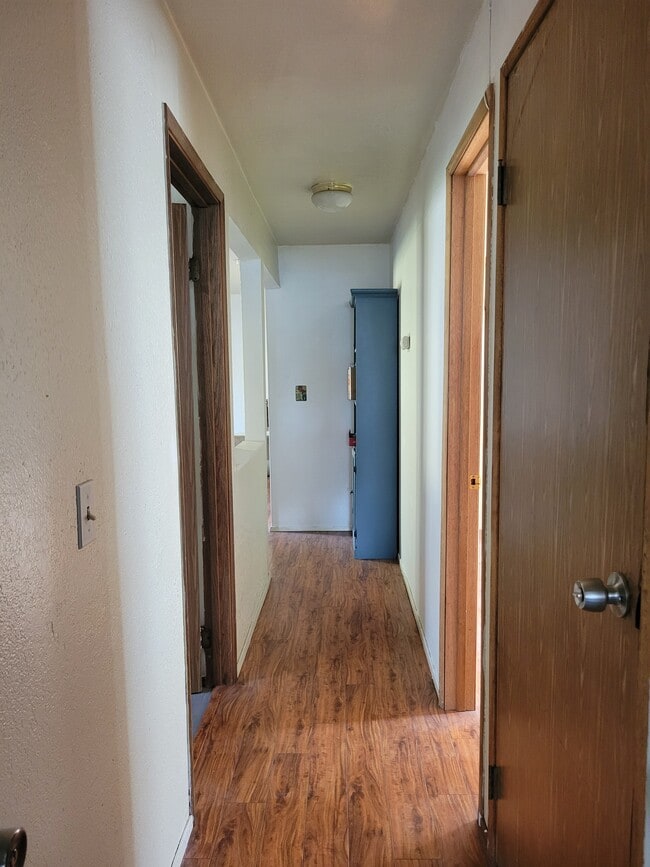 8732 14th Ave NW Unidad Bottom Floor