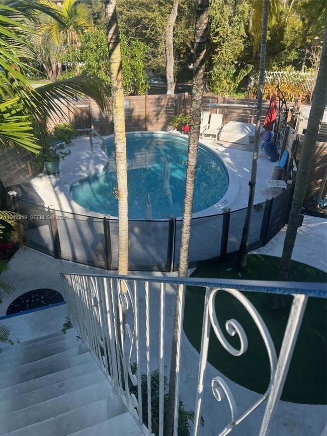 Building Photo - 225 SE 16th Ave Unit 8