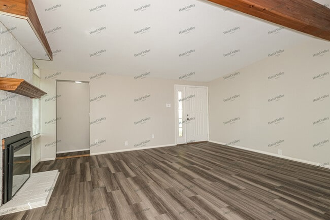 Photo - 890 St Anthony Ln