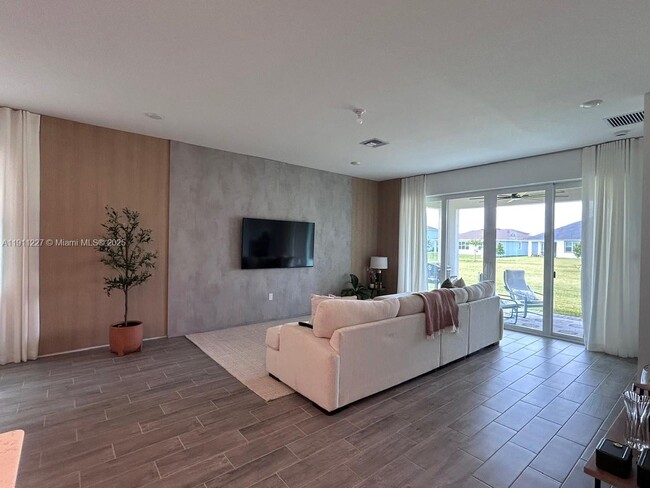 Photo - 1441 Haywagon Trl Unit 1441