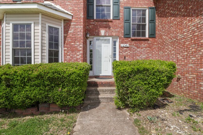 Photo - 1241 Gatsby Ct