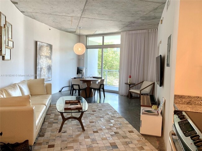 Photo - 2001 Meridian Ave Unit 330