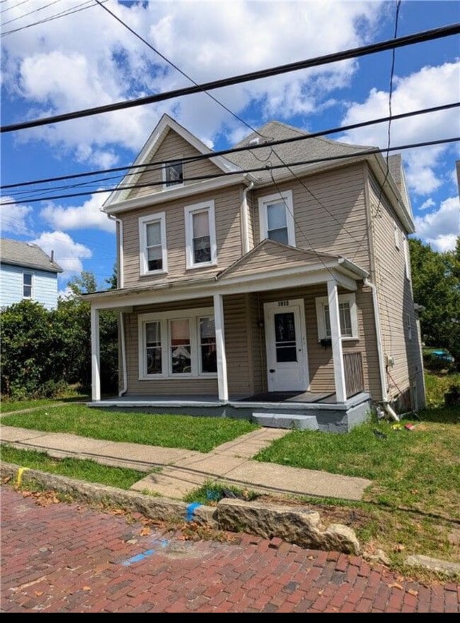 Photo - 1913 Evans Ave