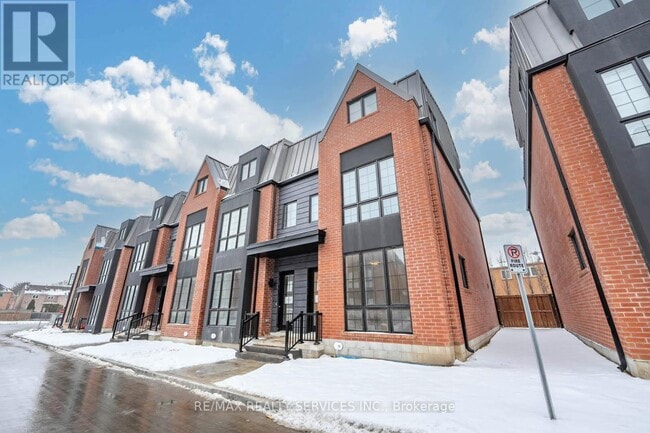 Photo - 35 Alton Cres