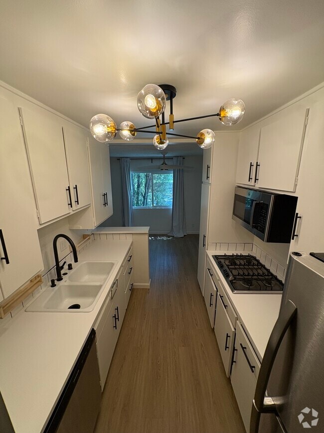 Building Photo - 11015 National Blvd Rental