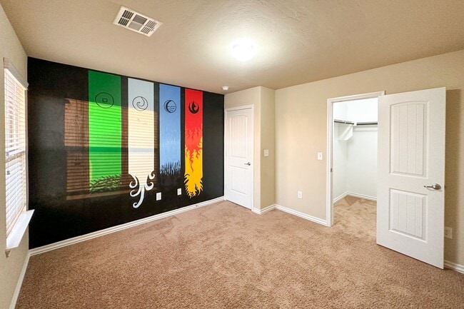 Photo - Stunning 5BD, 2 1/2 BTH Home Seconds away from John Kilpatrick Turnpike in YUKON!