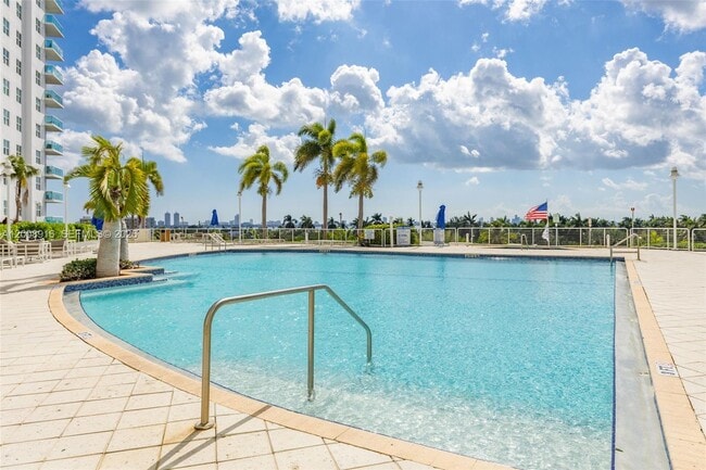 Photo - 7910 Harbor Island Dr